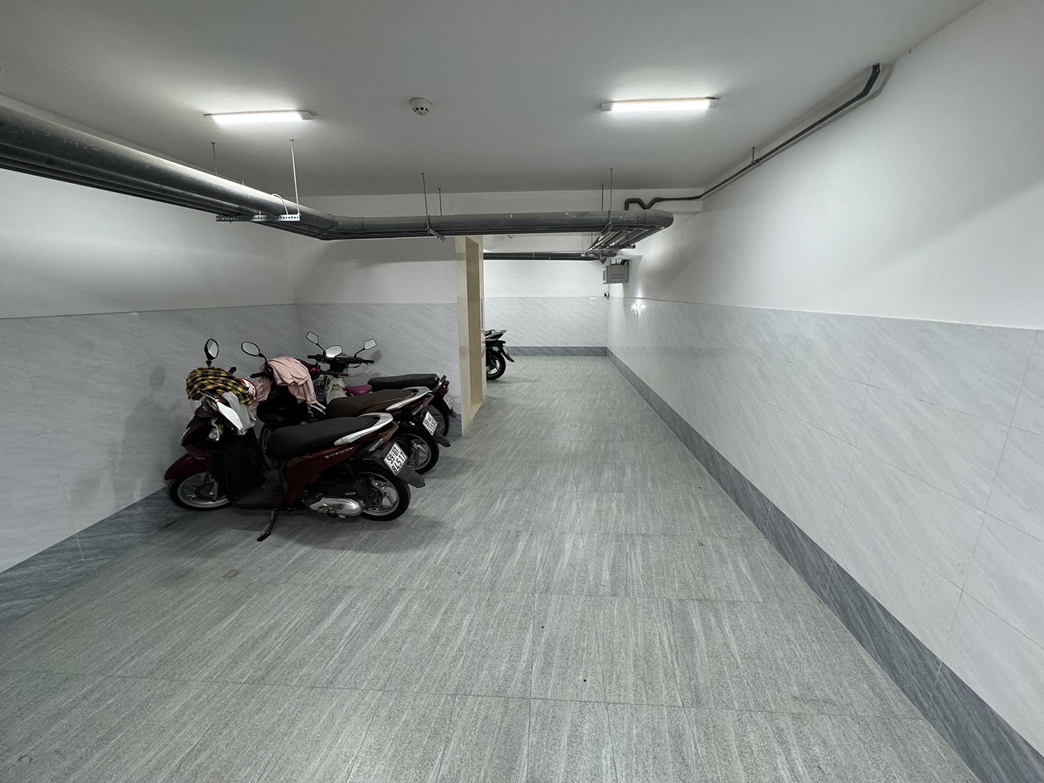 Siêu phẩm Hầm, 4Lầu, ST, thang máy (4,75x17=80,75m2) full nội thất cao cấp đường nội bộ 12m khu VIP 3 tháng 2